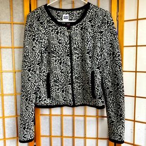 2 for 20$!Vero Moda black and white zipped bomber jacket M